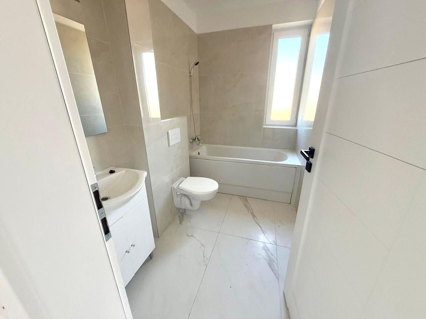 Apartament cu 2 camere - etaj 1, la asfalt  Braytim -  Giroc - Poză 2