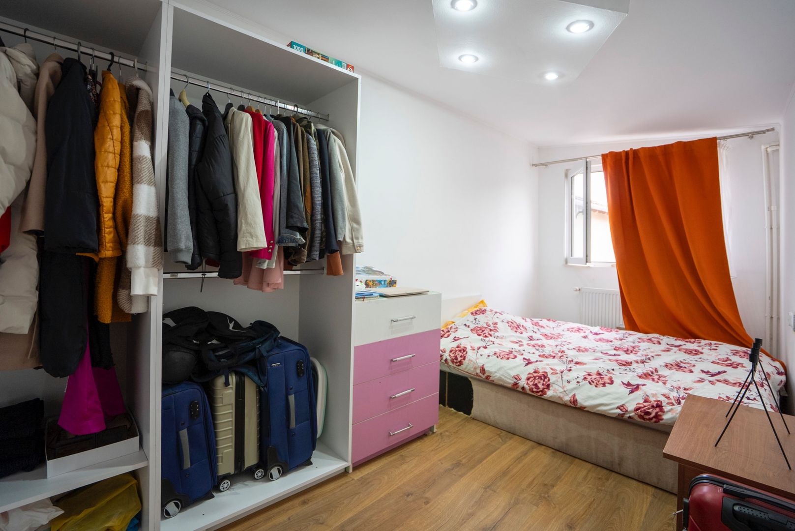 Casa 5 camere in Rogerius, la bulevard, cu acces auto - Poză 4