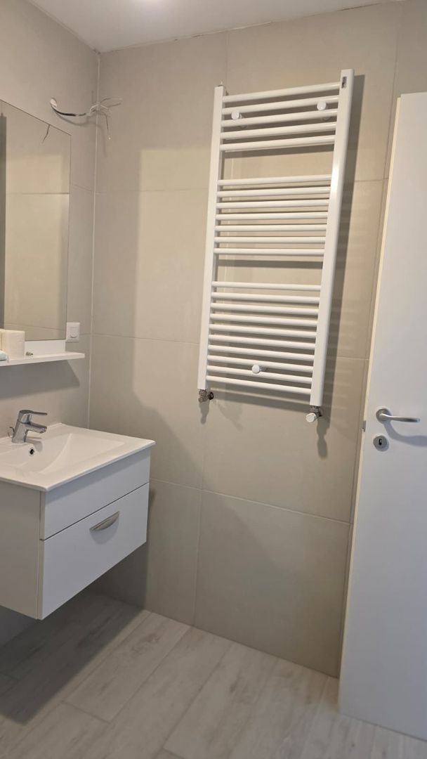 Apartament 3 camere și loc de parcare - Poză 5