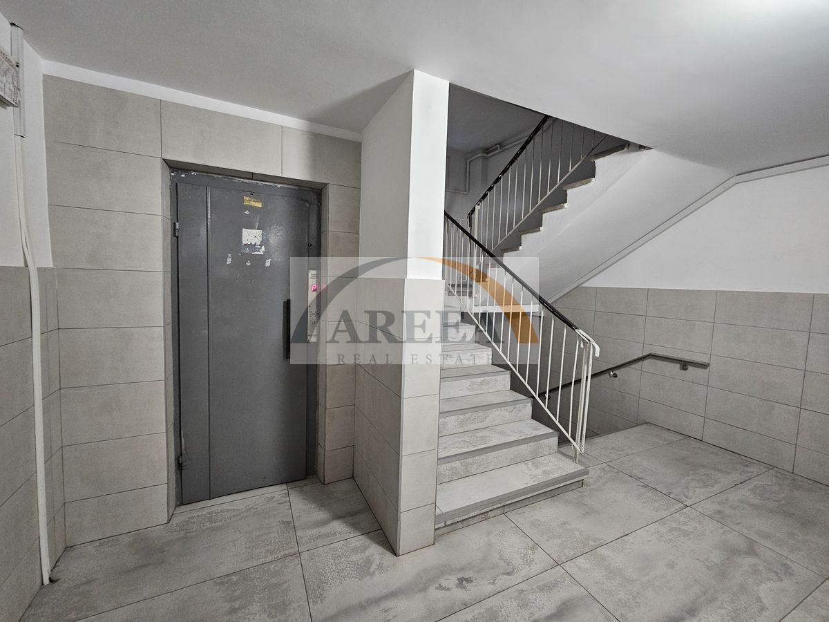 De vanzare - elegant, renovat complet - 3 camere la Calea Vacaresti - Poză 13