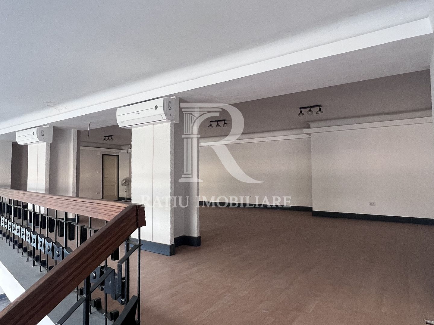 Spațiu Comercial în Imobil Istoric | Locație Ultracentrală | Oradea - Poză 7