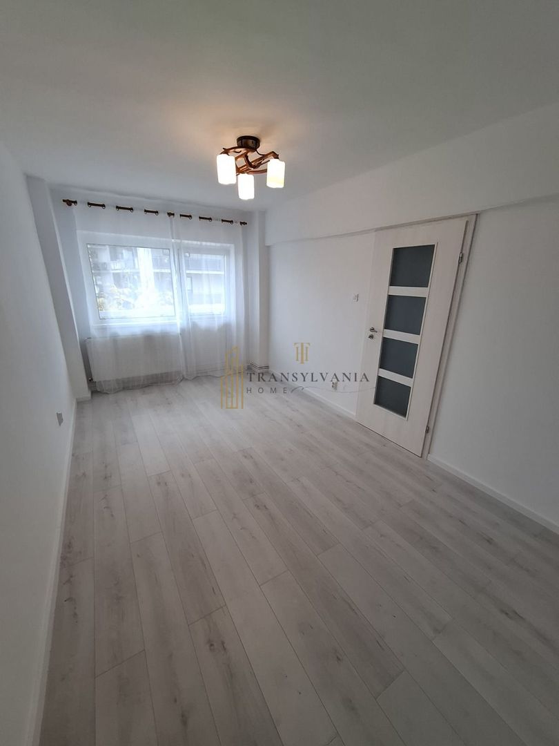 Apartament 2 camere, decomandat - Poză 1