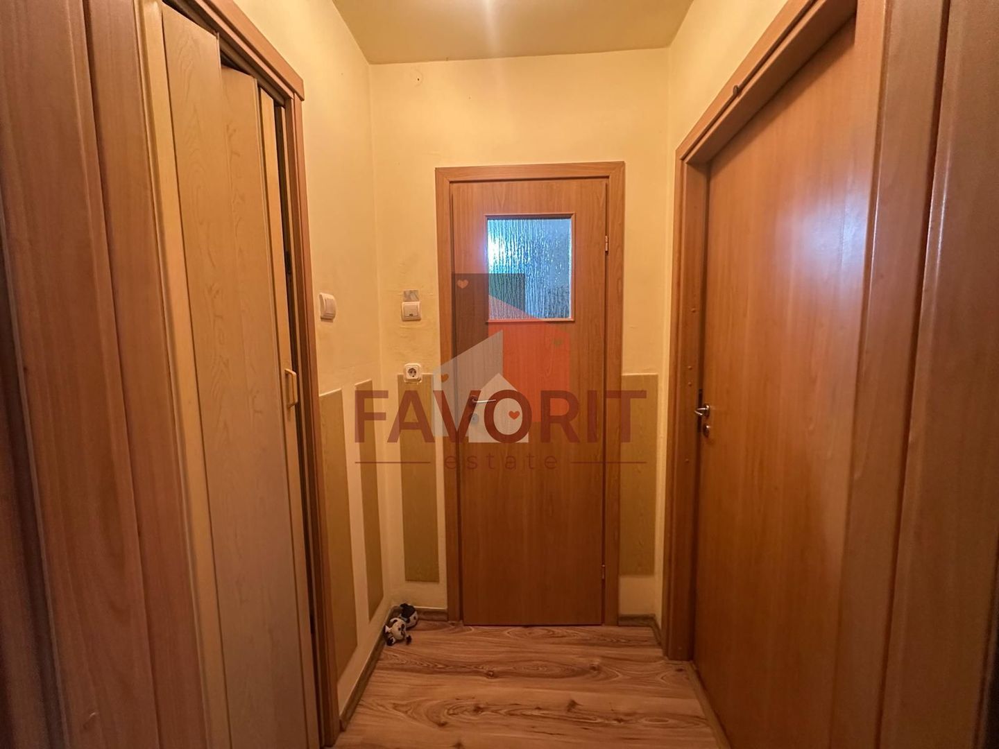 2 camere | centrala proprie | mobilat si utilat | zona excelenta | - Poză 9