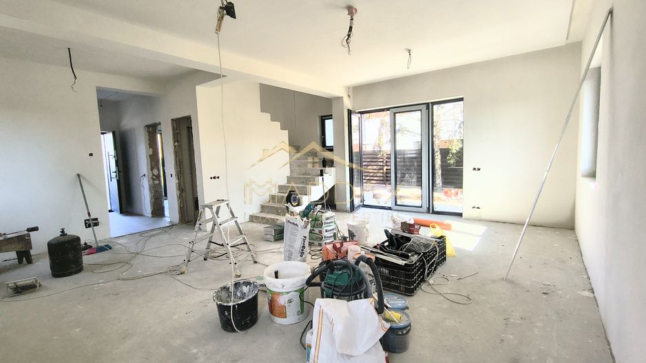 Vila moderna 6 camere // 190mp // teren 300mp // Tunari - Poză 8