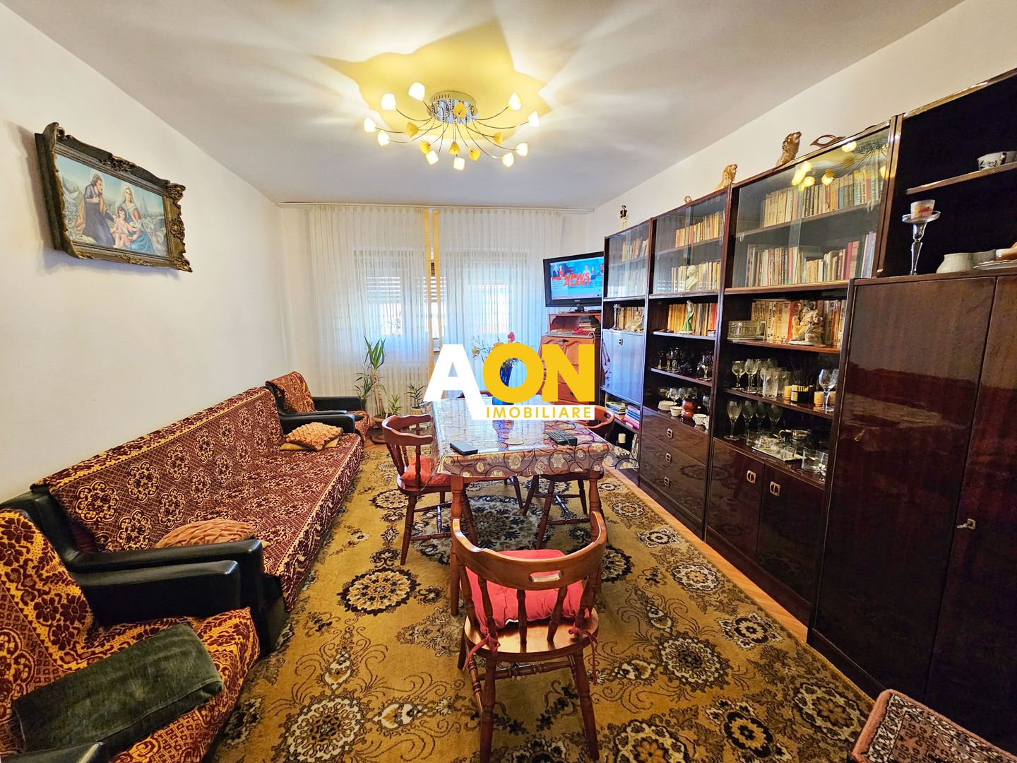 Apartament 3 camere, 2 bai, etaj 2, Cetate, zona Scolii Mihai Eminescu - Poză 1