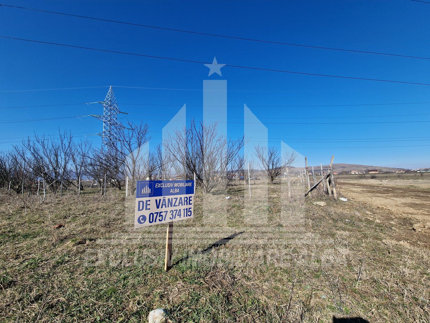 Teren intravilan | De vanzare | 3735 mp | 18 ml deschidere | Arex - Poză 1