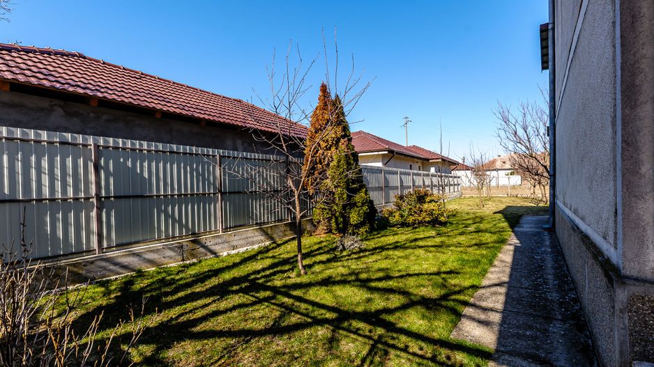 Preț NOU! Casa P+2 în zona centrală Chișineu-Criș - Poză 3