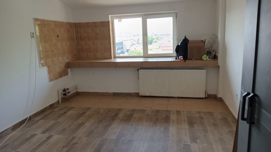 Etaj de inchiriat/ camere+ bai/bucatarie/spalatorie - Poză 23