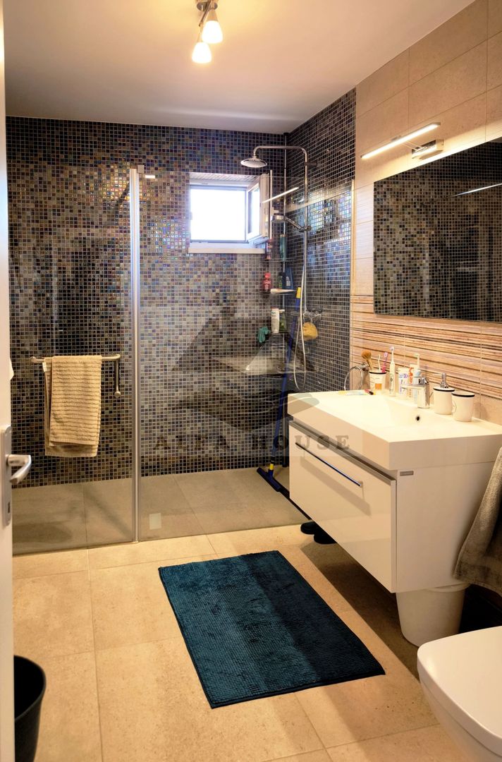 Apartament trei camere, 83 mp, vedere panoramică spre Tâmpa-Bartolomeu - Poză 10