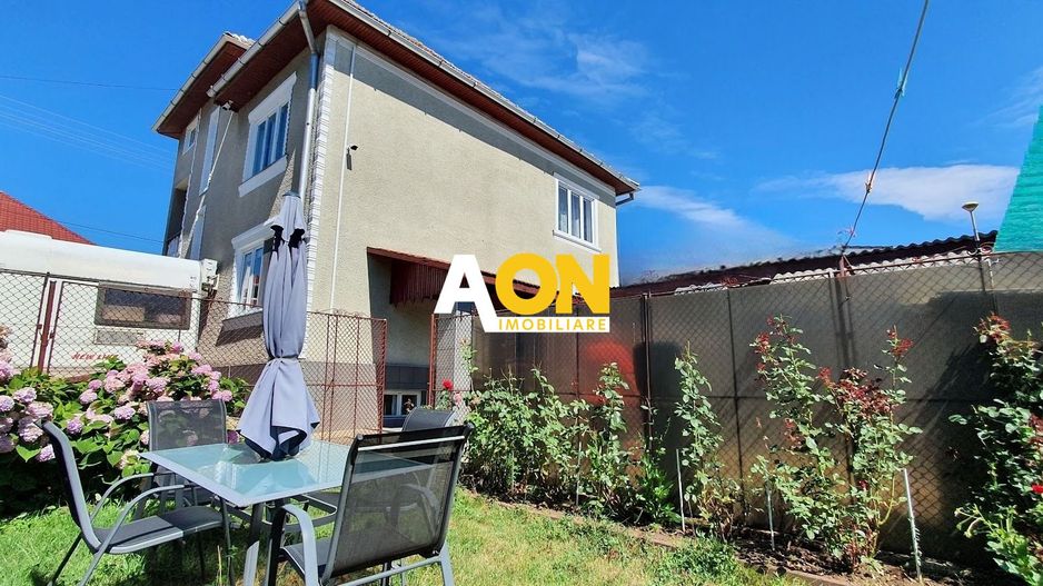 Casa cu 4 camere, garaj, teren 791 mp, zona Schit - Poză 1