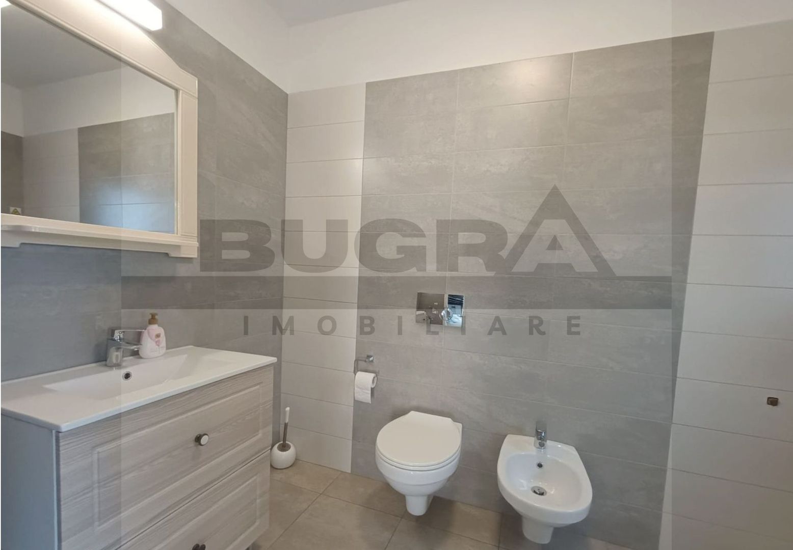 Cladire moderna, superfinisata 500 mp, teren 600 mp, 8 parcari - Poză 13