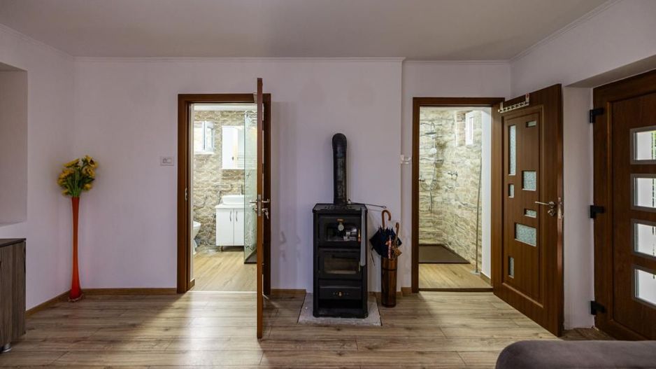 Casa parter, renovata, mobilata, gradina amenajata, str Petofi Sandor-Dumbravita - Poză 20