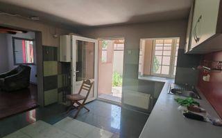 Casa cocheta Cristian zona Centrala, 2 camere,pod,beci,curte. - Poză 7