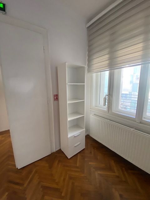 Spatiu de birou zona centrală - Poză 18