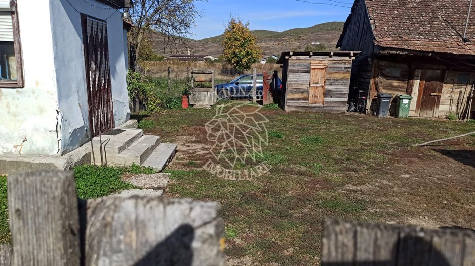 Casa 60 mp-teren 1044 mp-magazie, grajd, fanar-Teaca, 32km de Bistrita - Poză 4