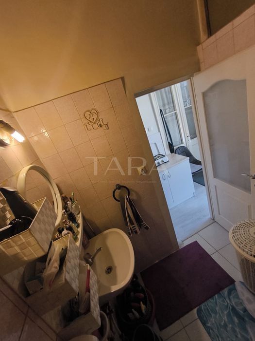 Apartament cu pivniță, mansardă și teren în curte comună. Central Cluj - Poză 9