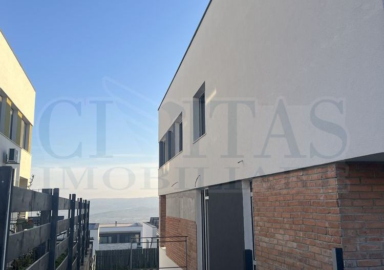 Vand casă tip duplex 160 mp +200 mp de grădină, zona Voronet - Poză 3