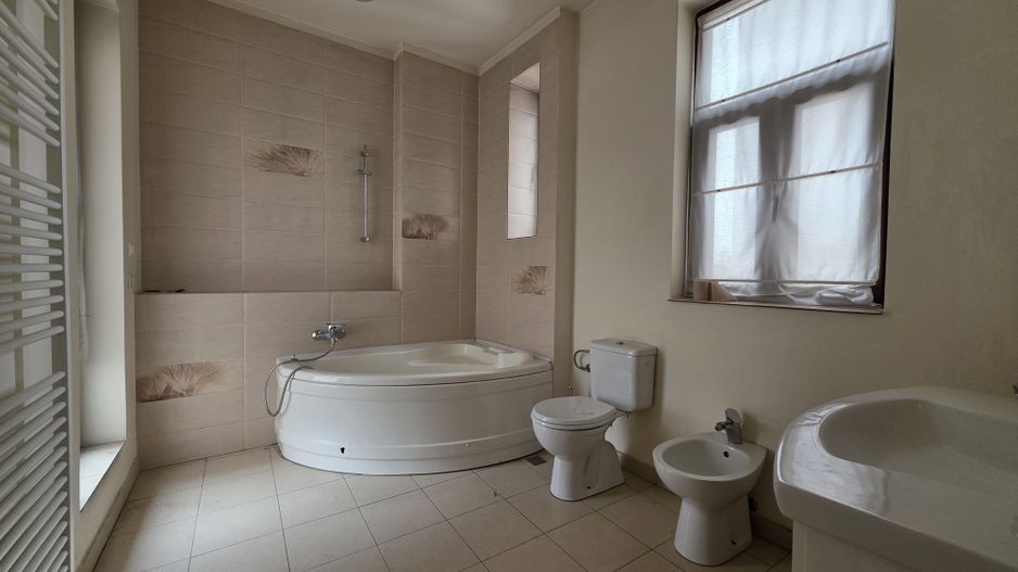 Apartament 4 camere de inchirat Armenasca Romana - Poză 28