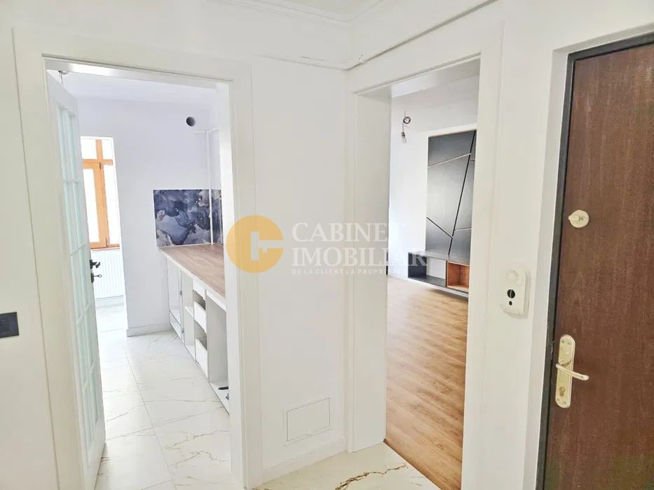 Chirie - 3 camere - Centru - Poză 4