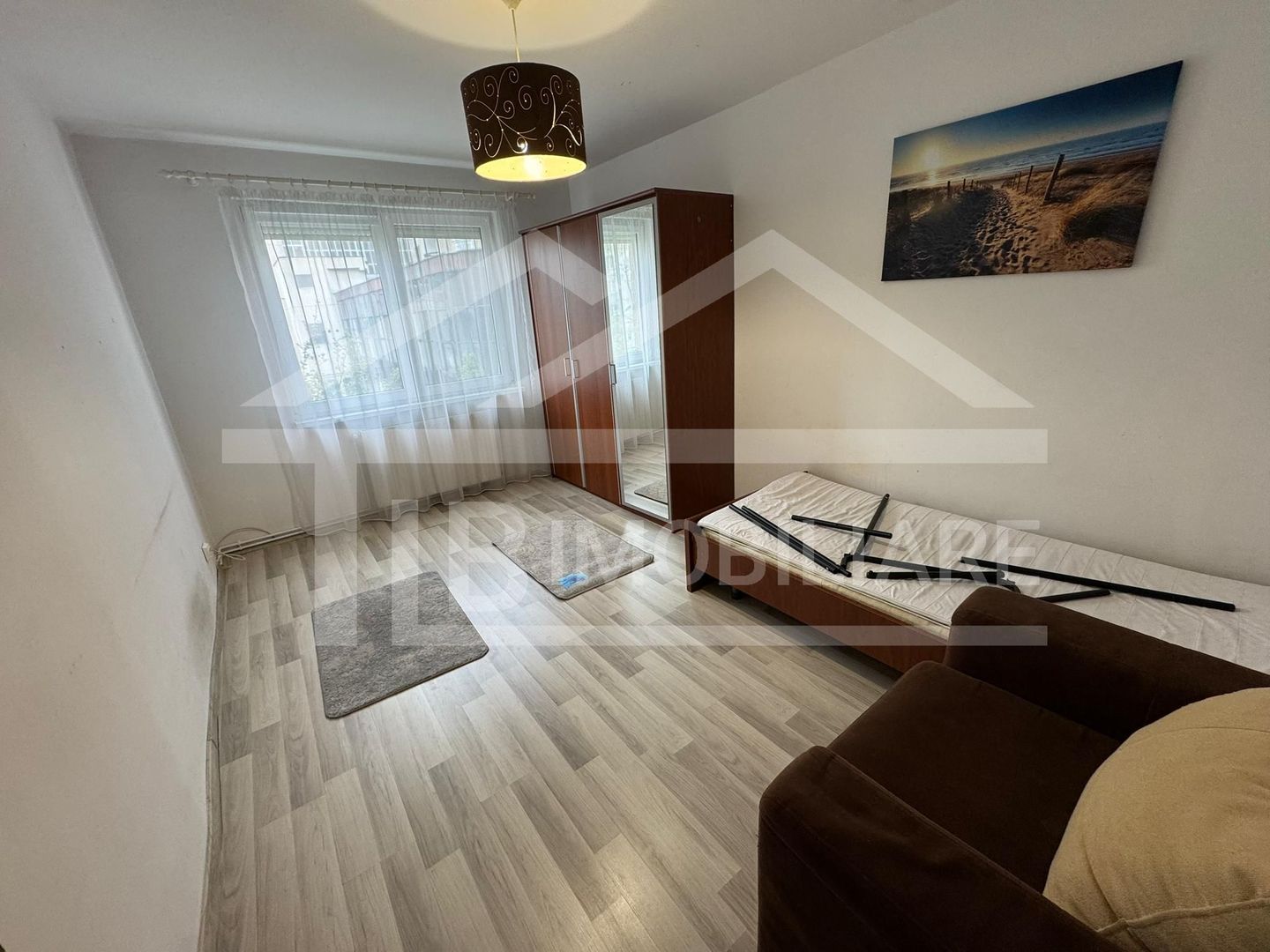 Apartament cu 3 camere, decomandat, 84mp, Zona Poli 2 - Poză 4