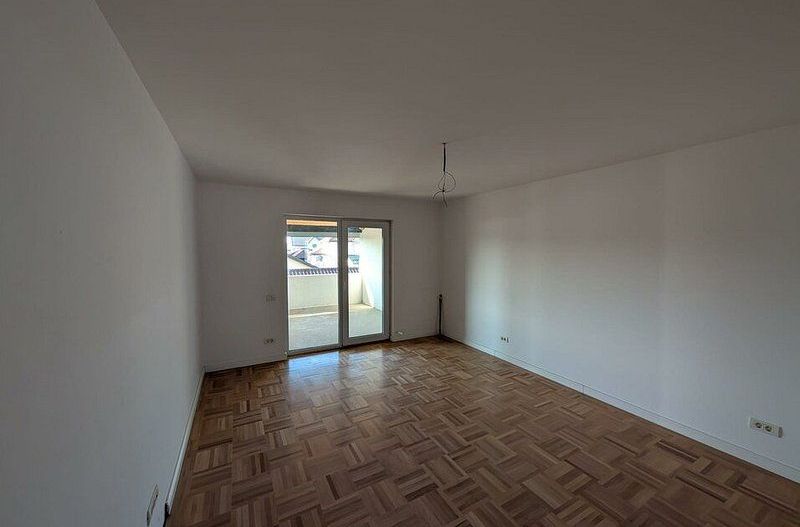 Casă Spațioasă 242 mp Utili și 600 mp Teren – Dragomirești-Deal - Poză 18