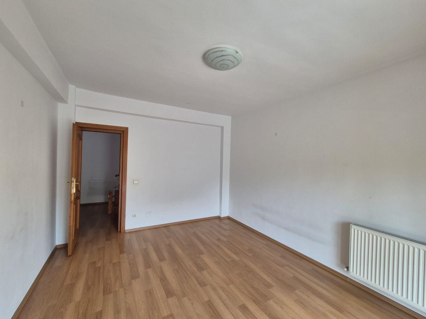 Inchiriere vila 5 dormitoare S + P + 1E + M zona Erou Iancu Nicolae - Poză 7