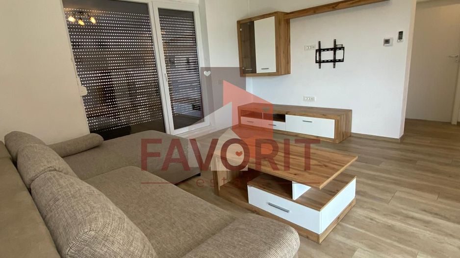 Dumbravita- Kaufland. Decomandat. Loc de parcare in CF - Poză 1