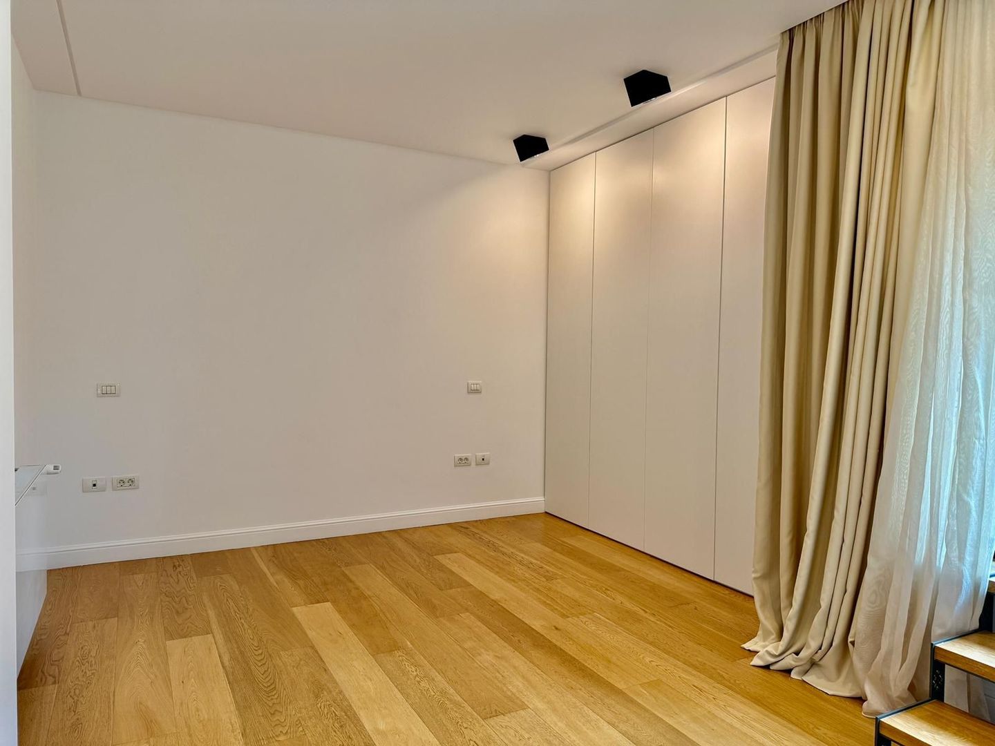 Refined Luxury Residence | Exclusive Villa with Private Spa - Poză 15