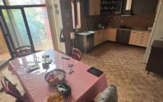 Casa de închiriat 7 camere Sector 4, ideal pentru clinica, gradinita - Poză 34