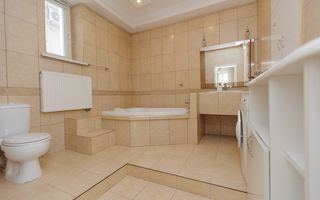 Chirie, apartament, 3 camere, str. 31 August 1989, Centru - Poză 12