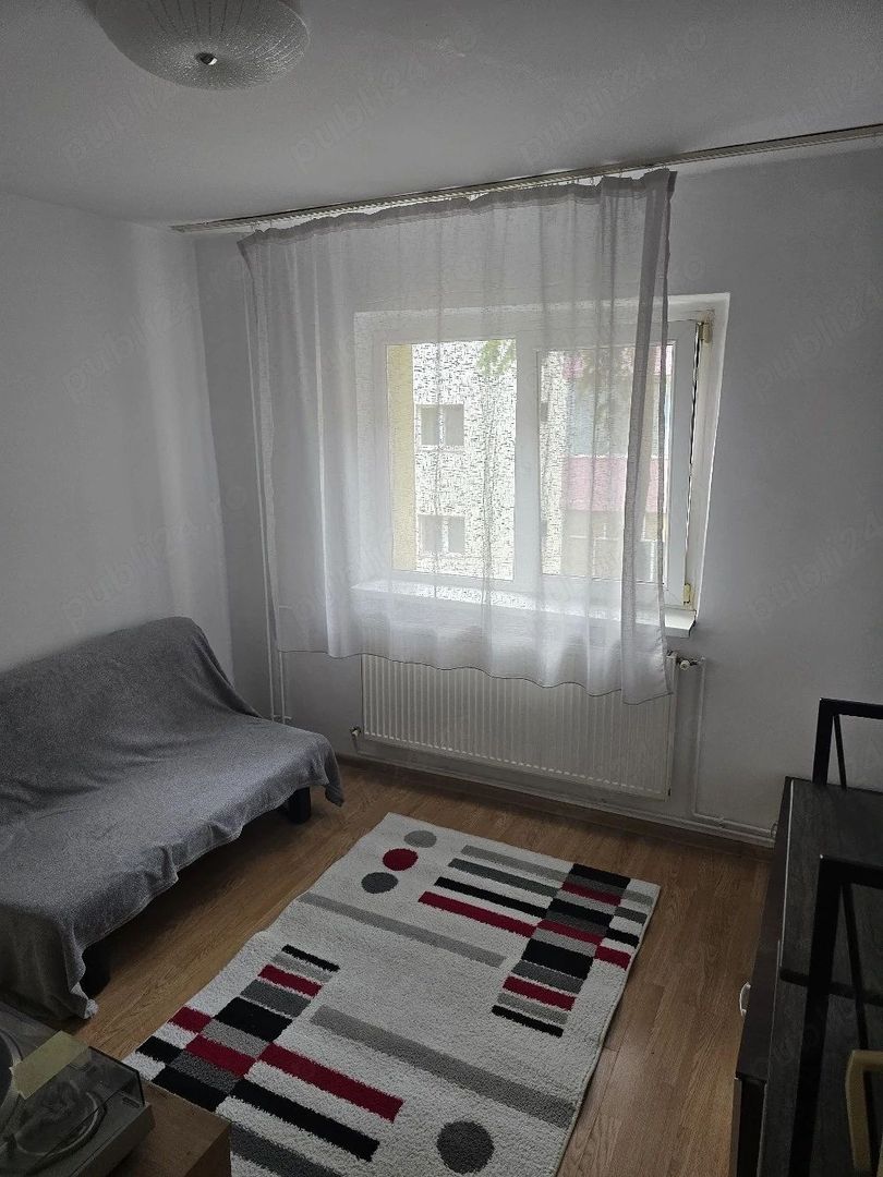 Inchiriez apartament cu 3 camere, decomandat, - Poză 3