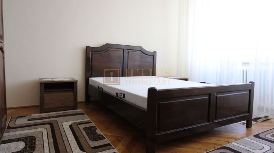 Medicina - Iulius Mall, dormitor cu pat matrimonial. - Poză 2