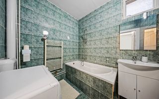 Casa individuala spatioasa cu 4 dormitoare, Colonia Sopor - Poză 6