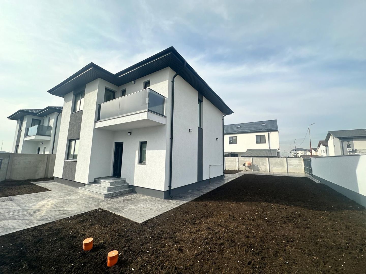 CASA INDIVIDUALA, TOATE UTILITATILE, INCALZIRE PARDOSEALA, COMISION 0% - Poză 1