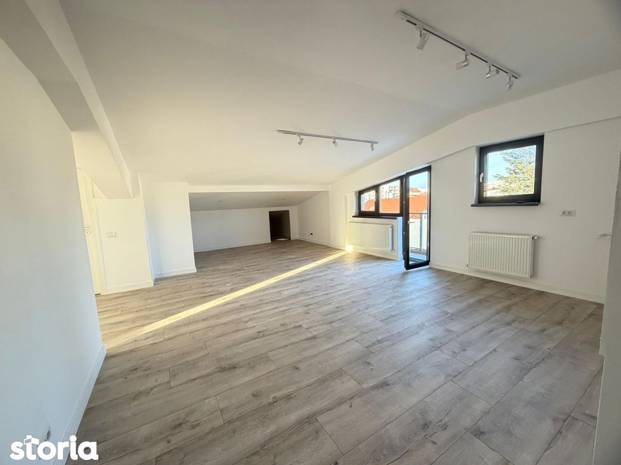 Apartament 3 camere nemobilat,nelocuit bloc nou + loc parcare - Poză 3