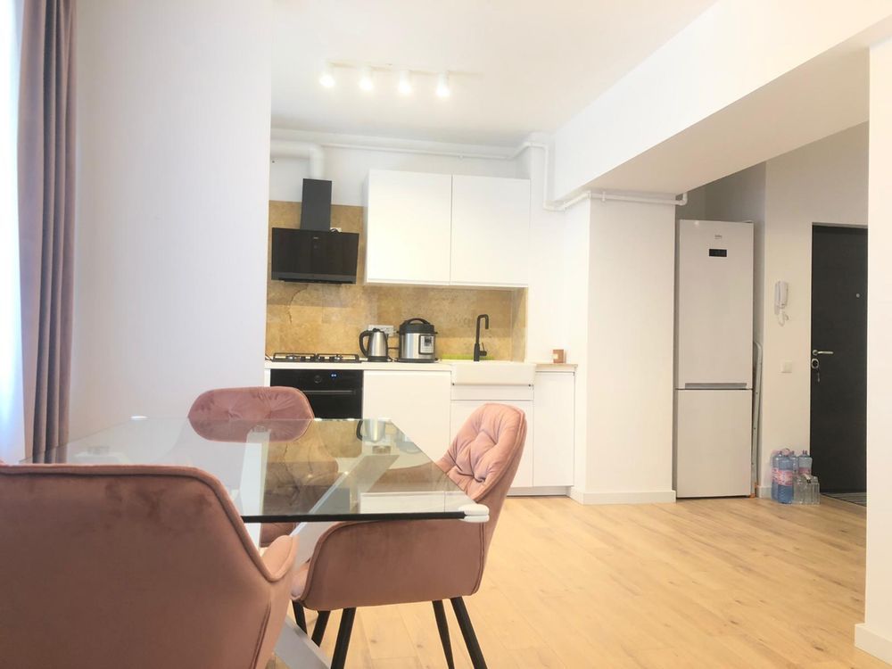 Moghioros Park Residence // Ultramodern // Mobilat/Utilat - Poză 3