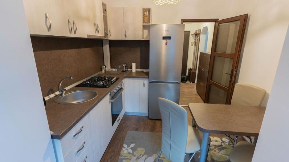 Apartament 2 camere mobilat complet – zonă centrală Brașov - Poză 6