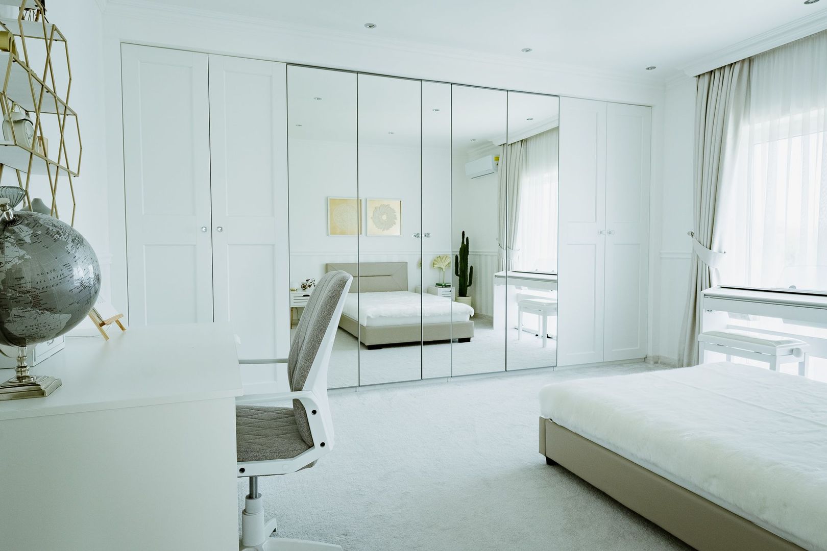 Vilă ultramodernă cu piscină - Poză 11