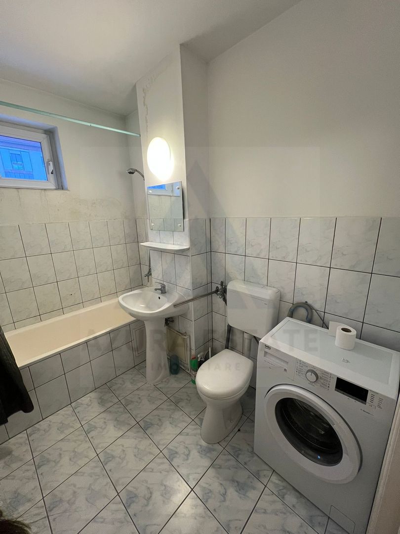 Apartament 2 camere bucatarie inchisa etaj 1 baie cu geam in Strand - Poză 5