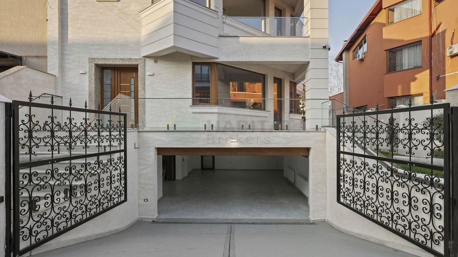 Vilă de lux  | Pipera – 7 camere, 5 băi, 4 terase | 1.500.000 EUR - Poză 3