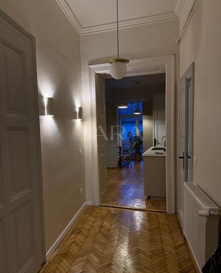 Apartament in imobil istoric, zona centrală in Cluj-Napoca, mobilat. - Poză 2