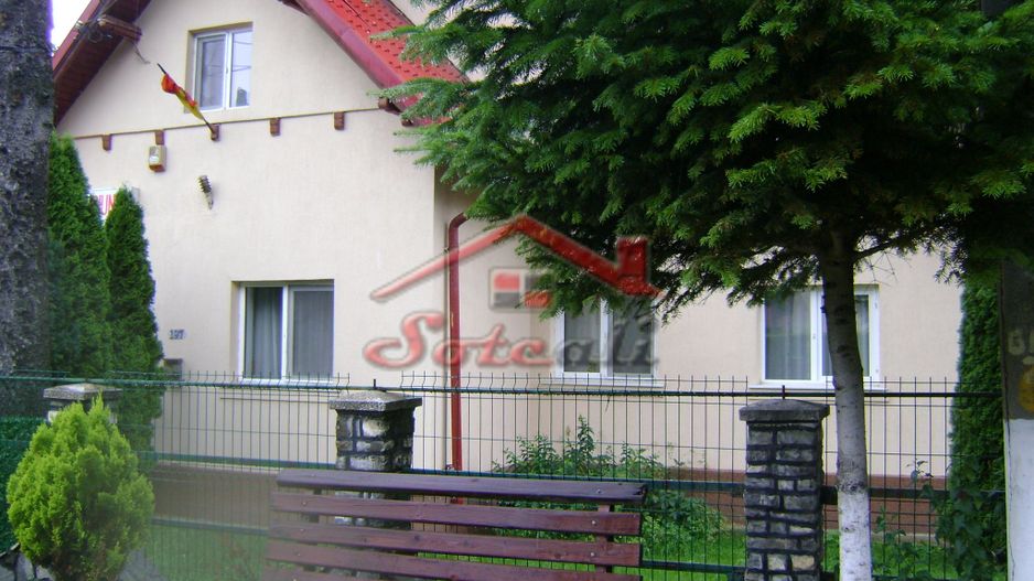 Pensiune de vanzare P+E Busteni - central - Poză 40