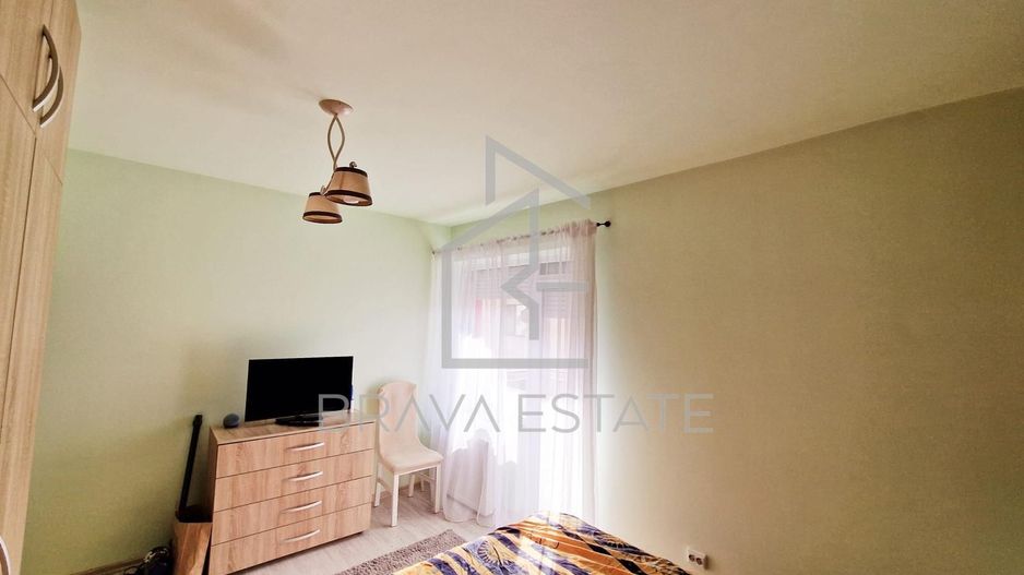Apartament 3 camere, 2 balcoane ,parcare, zona Terra - Poză 7