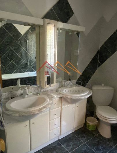 Vila de vanzare, teren 3100 mp, 7 camere, 6 grupuri sanitare, 3 CT, an 1997 - Poză 50