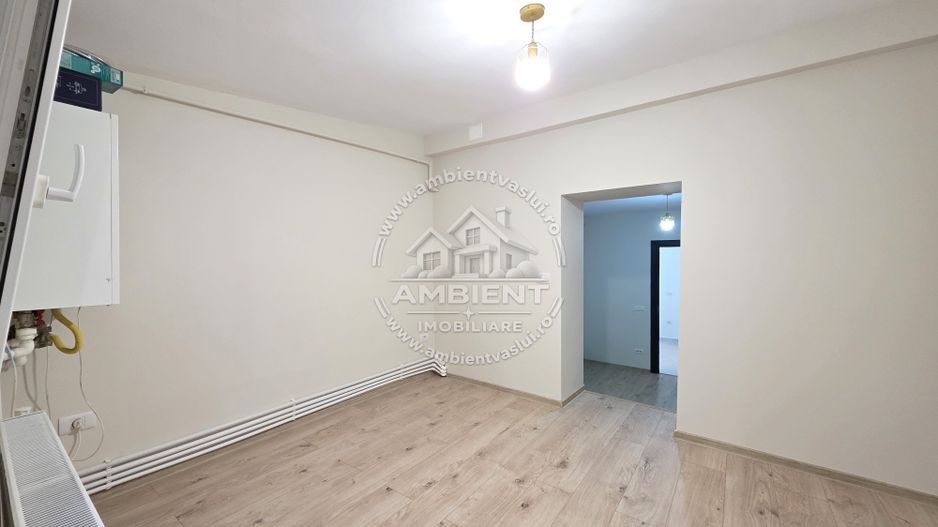 Apartament cu 2 camere, parter, renovat total, VASLUI - zona PROCOPIU; - Poză 3