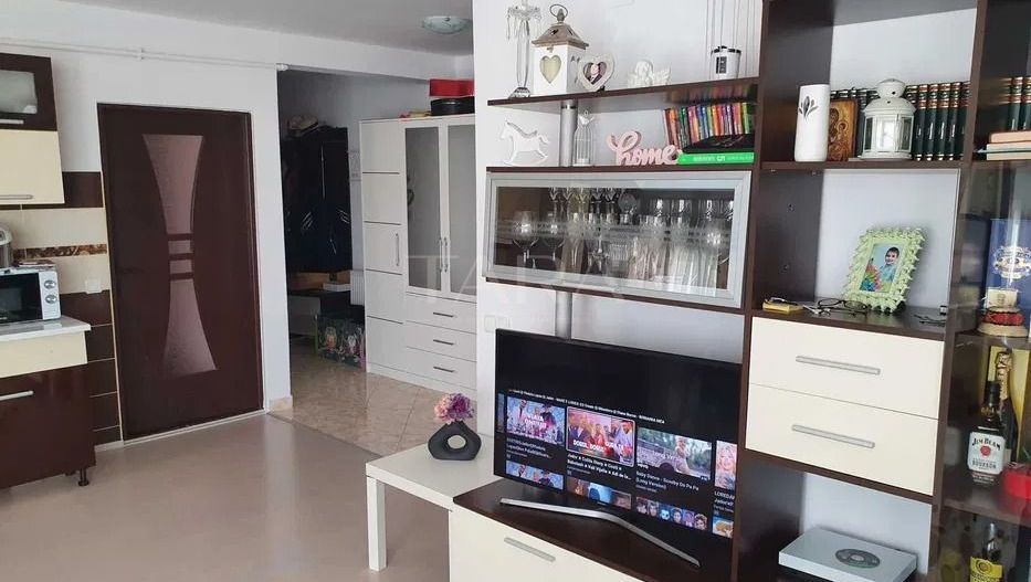 Apartament de vanzare, cu 2 camere, in Floresti, zona Florilor. - Poză 4