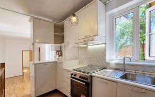 Casă consolidată la preț de apartament - Poză 8