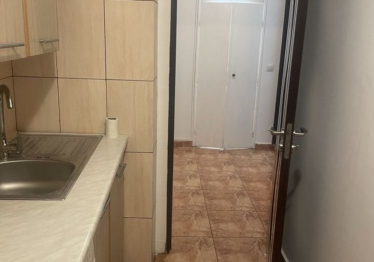 De Închiriat Garsoniera 42 mp decomandata, vis-a-vis Mall Vitan - Poză 6