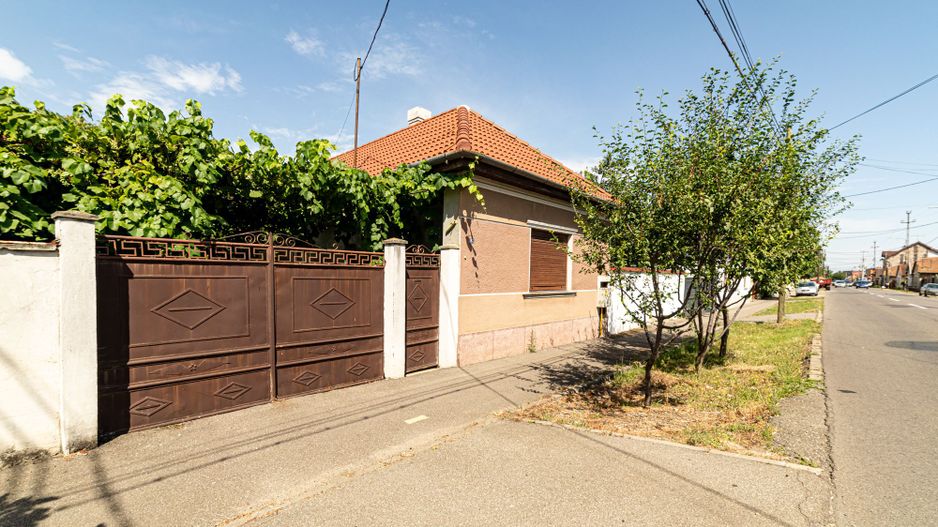 Casă cu teren generos în Aradul Nou - Poză 1