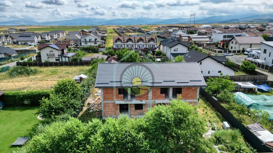 CASA  5 CAMERE IZVOR-TARLUNGENI - Poză 28